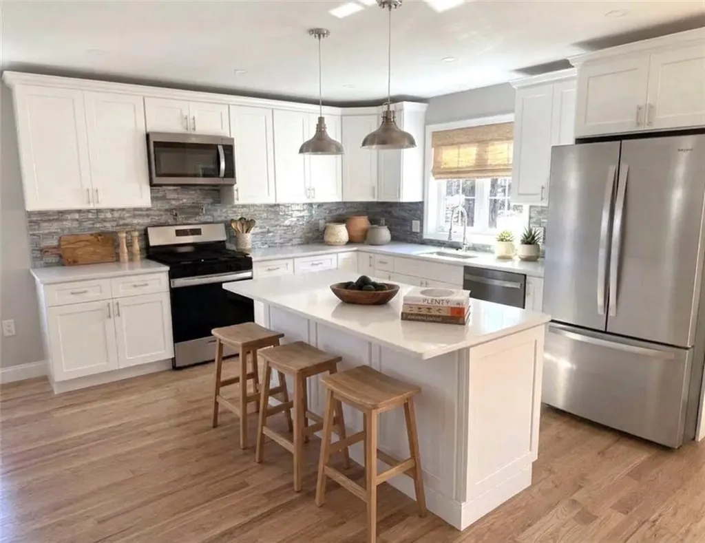 339 East Street Cranston RI 02920