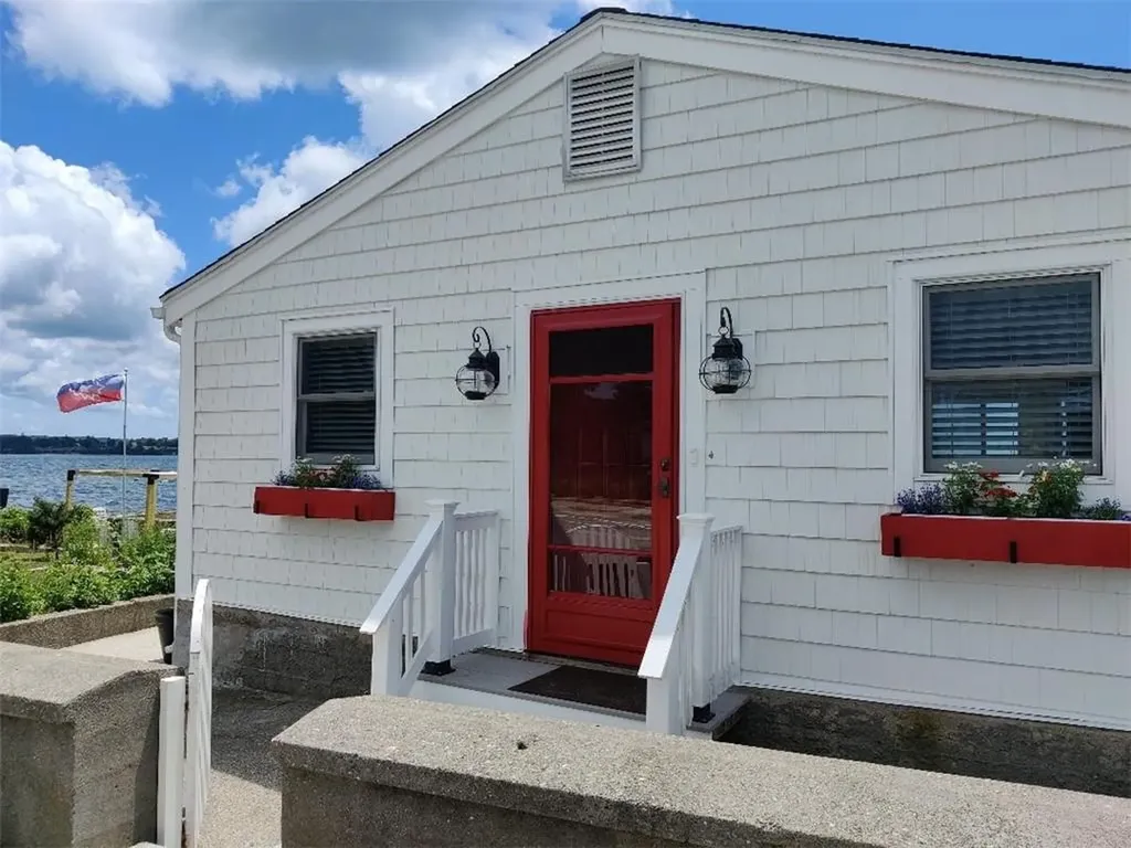 385 Park Avenue Portsmouth RI 02871