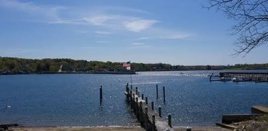 385 Park Avenue Portsmouth RI 02871