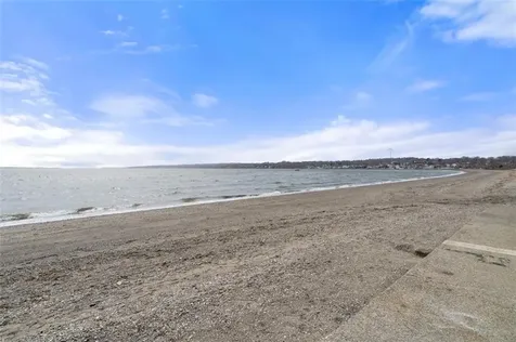 385 Park Avenue Portsmouth RI 02871