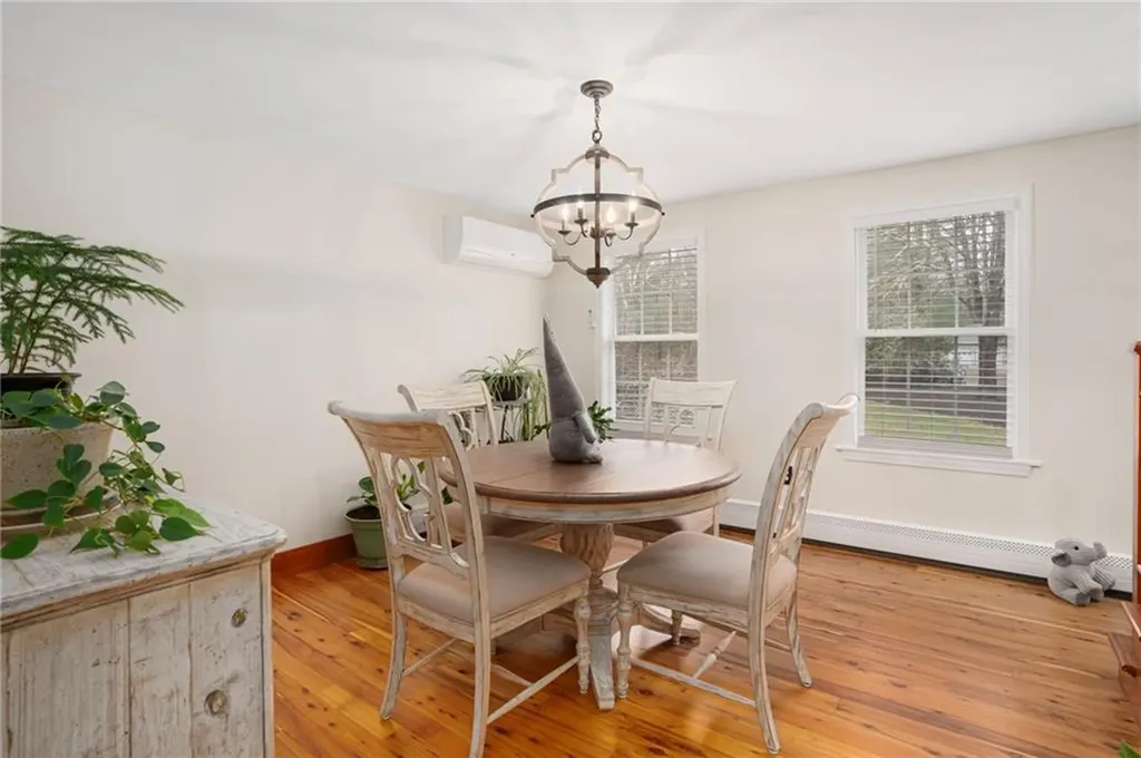 11 Chelsea Farm Drive Richmond RI 02898