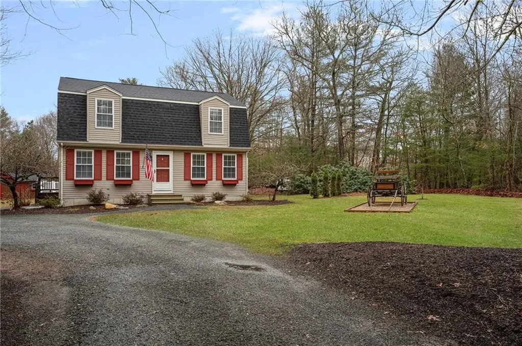 11 Chelsea Farm Drive Richmond RI 02898