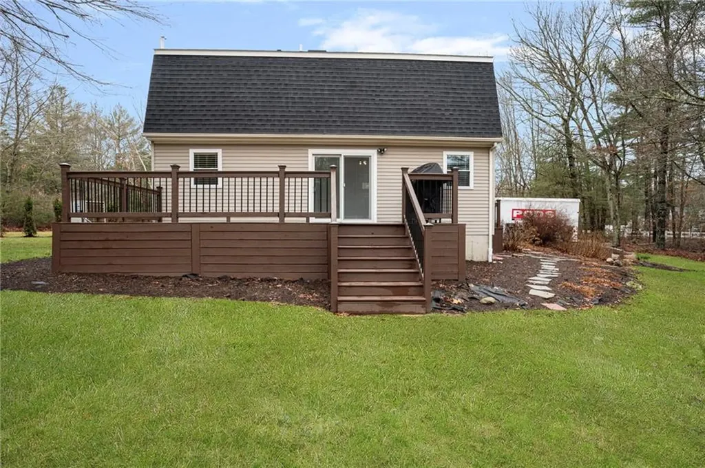 11 Chelsea Farm Drive Richmond RI 02898