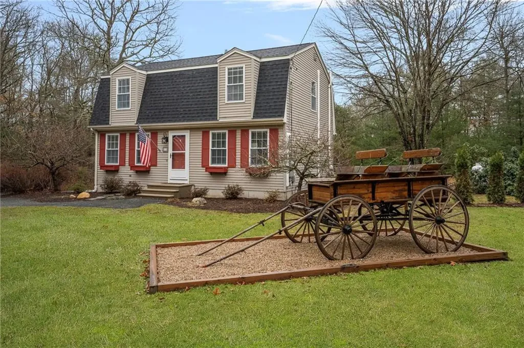 11 Chelsea Farm Drive Richmond RI 02898