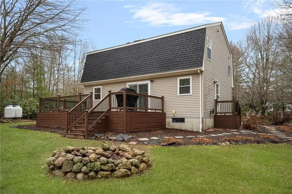 11 Chelsea Farm Drive Richmond RI 02898
