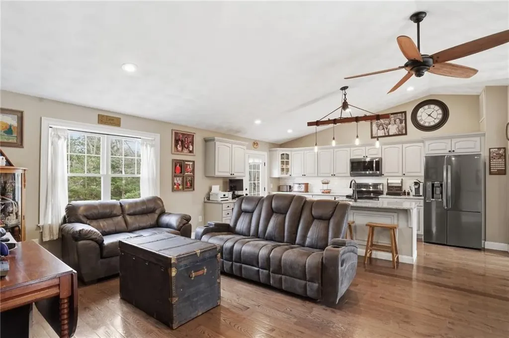 27 Remington Farm Drive Coventry RI 02816