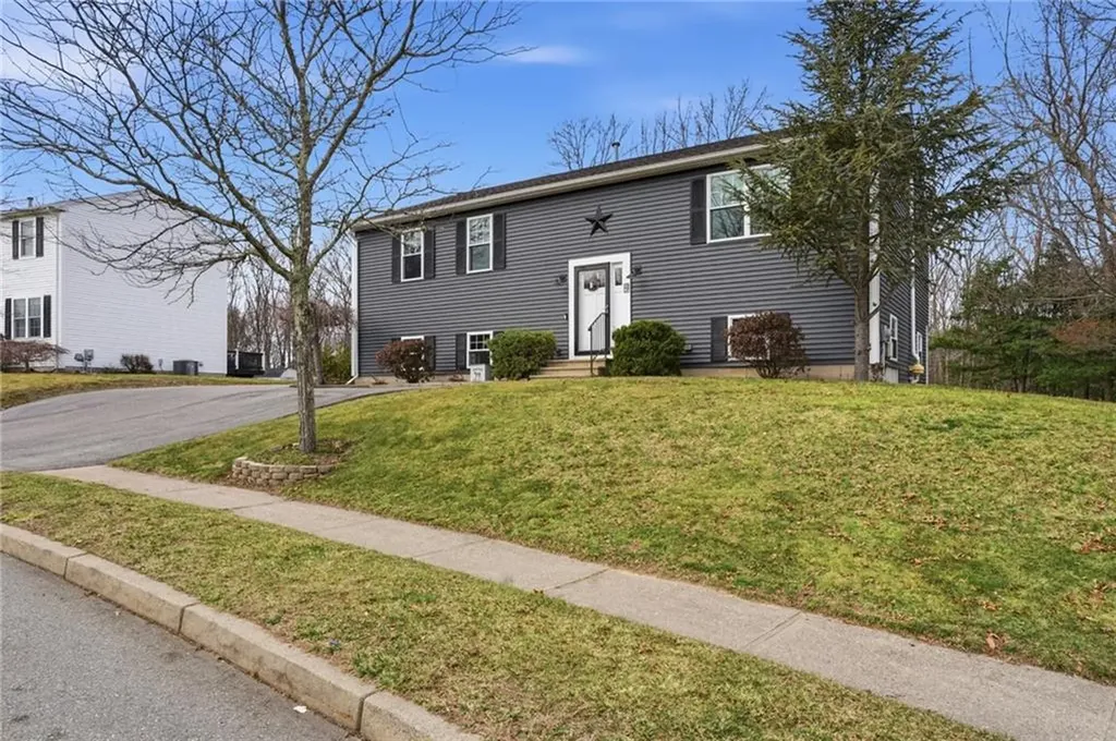 27 Remington Farm Drive Coventry RI 02816