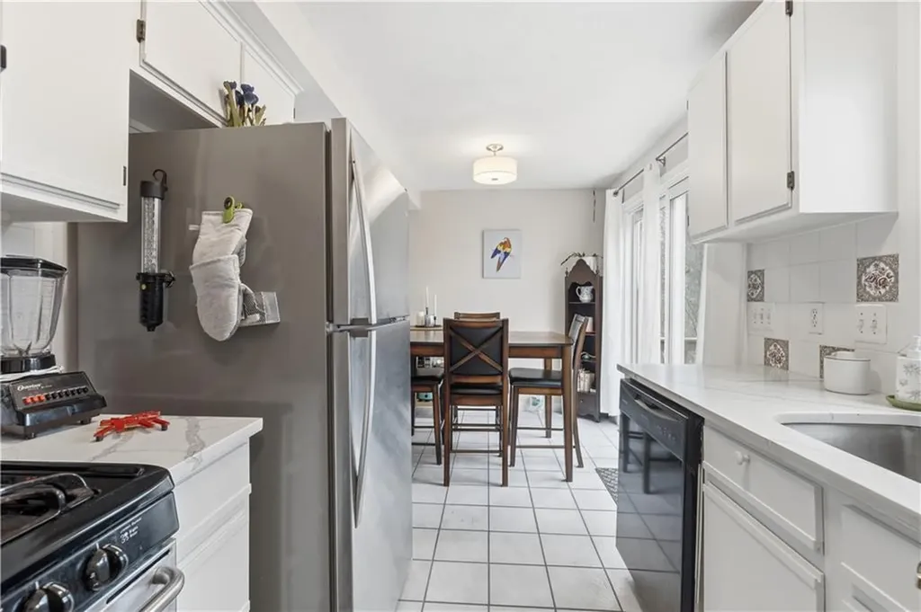 47 Howard Avenue Coventry RI 02816