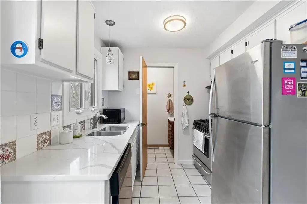 47 Howard Avenue Coventry RI 02816