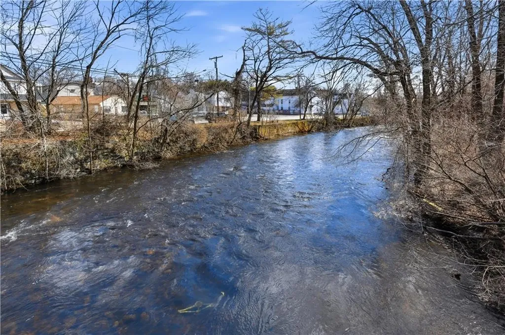 47 Howard Avenue Coventry RI 02816