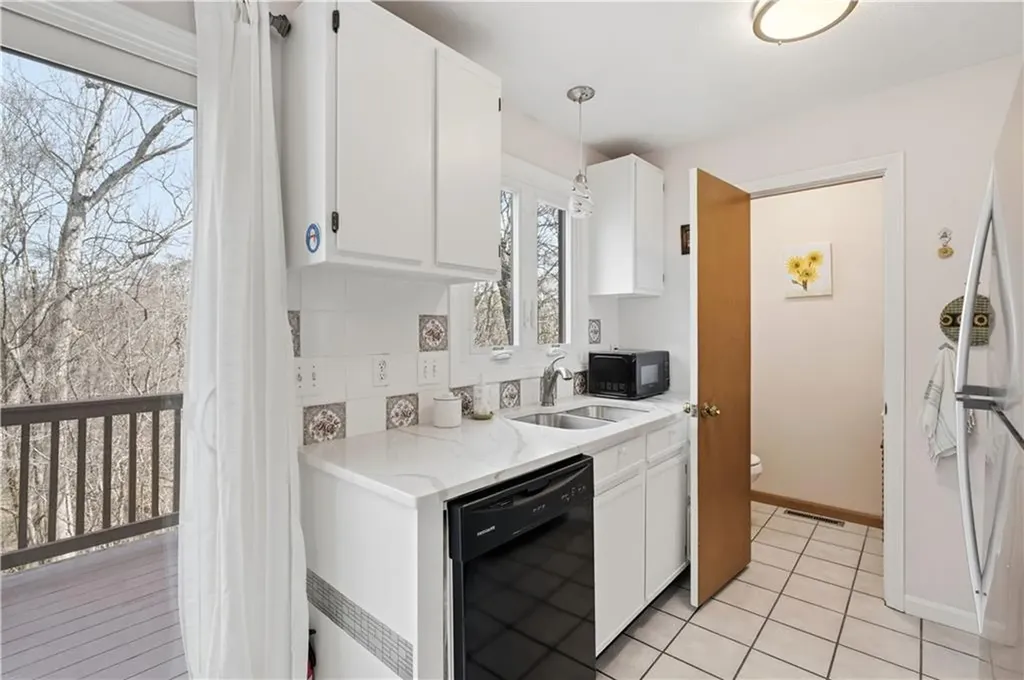 47 Howard Avenue Coventry RI 02816