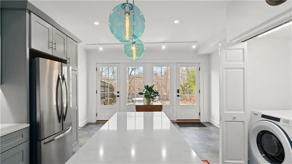 25 Post Road Warwick RI 02888