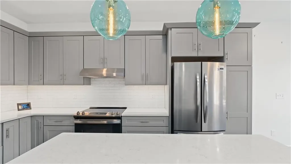 25 Post Road Warwick RI 02888