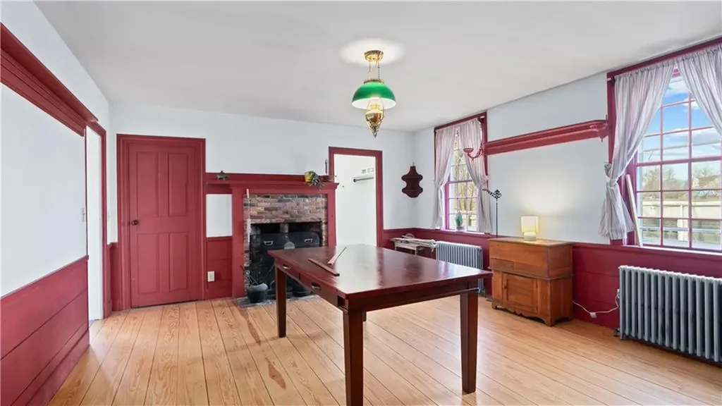 25 Post Road Warwick RI 02888