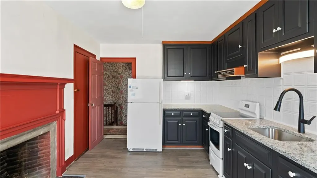 25 Post Road Warwick RI 02888