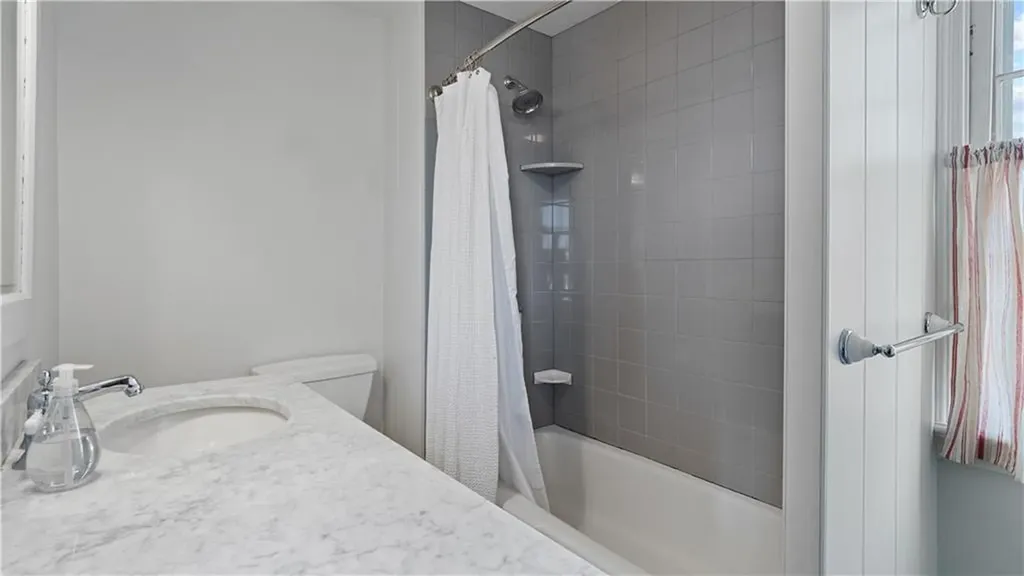 25 Post Road Warwick RI 02888