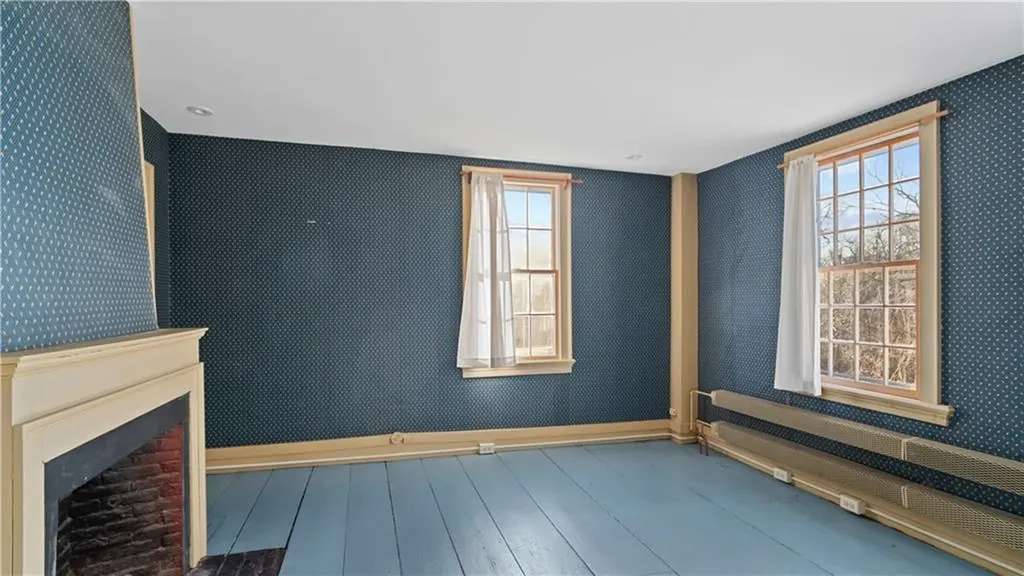 25 Post Road Warwick RI 02888