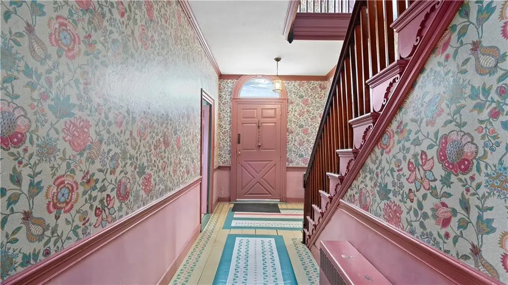 25 Post Road Warwick RI 02888