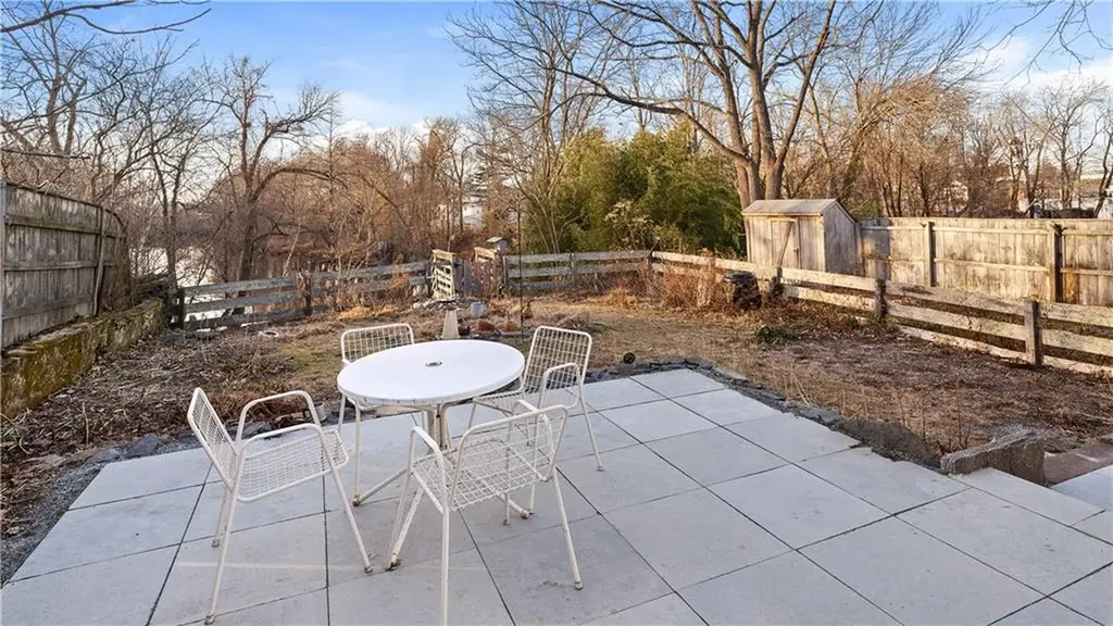 25 Post Road Warwick RI 02888