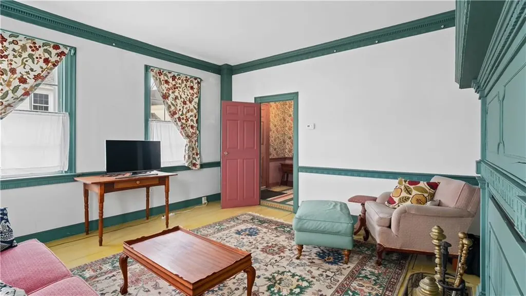 25 Post Road Warwick RI 02888