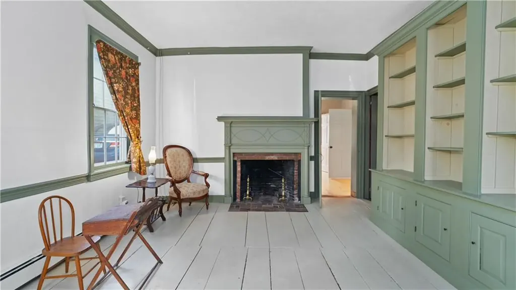 25 Post Road Warwick RI 02888