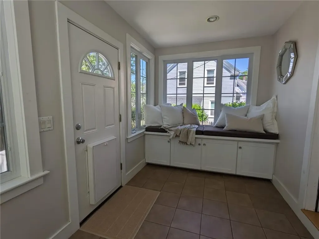 16 Dartmouth Street Newport RI 02840