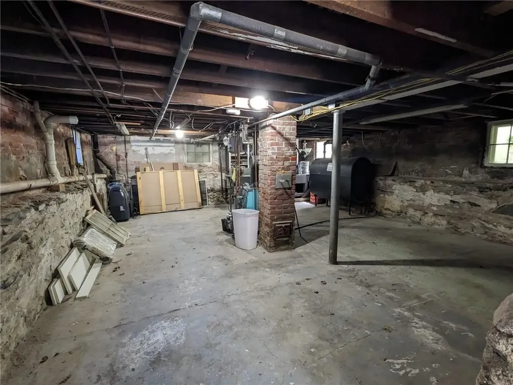 16 Dartmouth Street Newport RI 02840