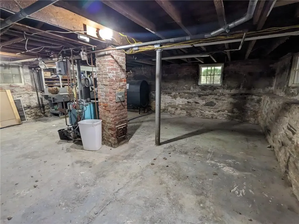 16 Dartmouth Street Newport RI 02840