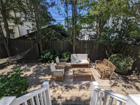 16 Dartmouth Street Newport RI 02840
