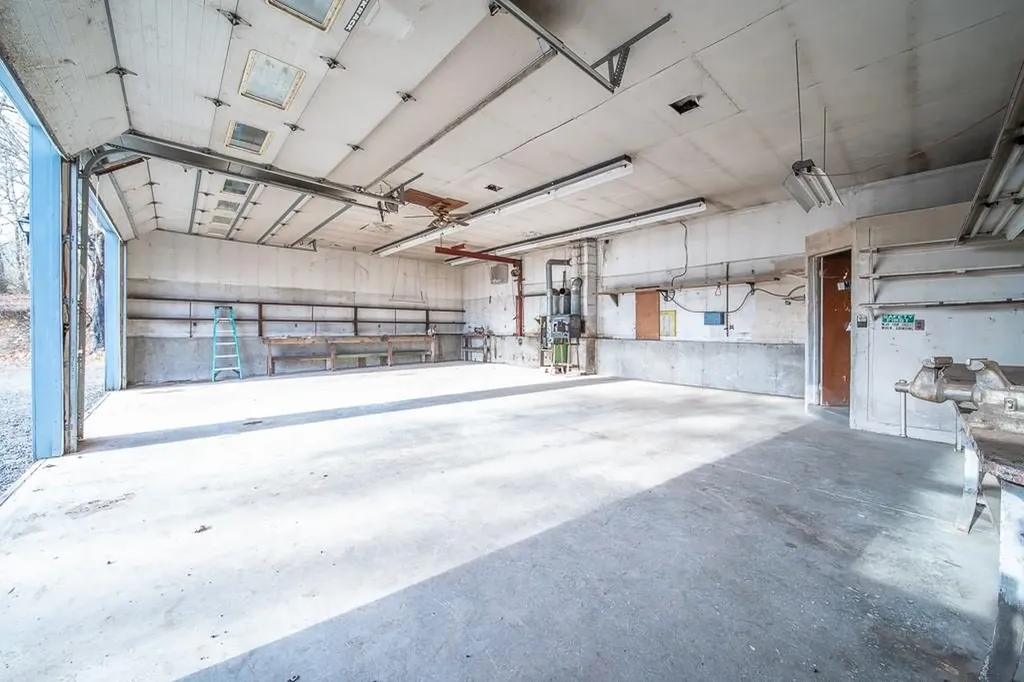 2321 Post Road South Kingstown RI 02879