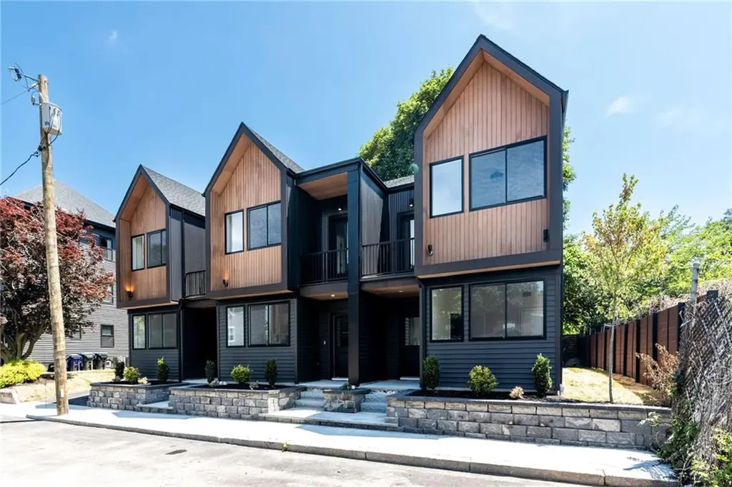 12 Daggett Court Providence RI 02906