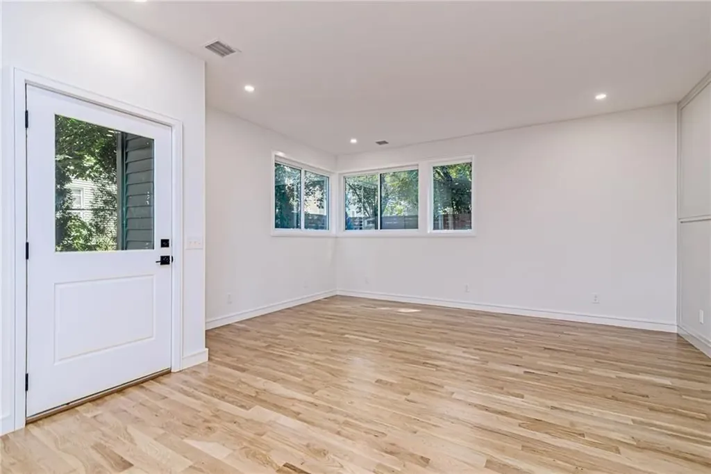 12 Daggett Court Providence RI 02906