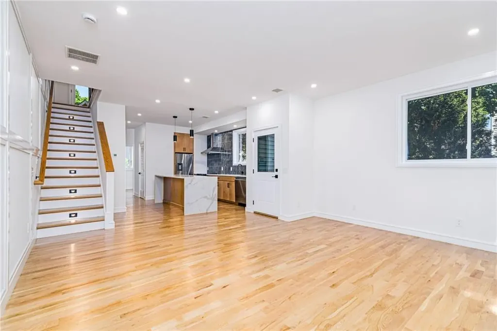 12 Daggett Court Providence RI 02906