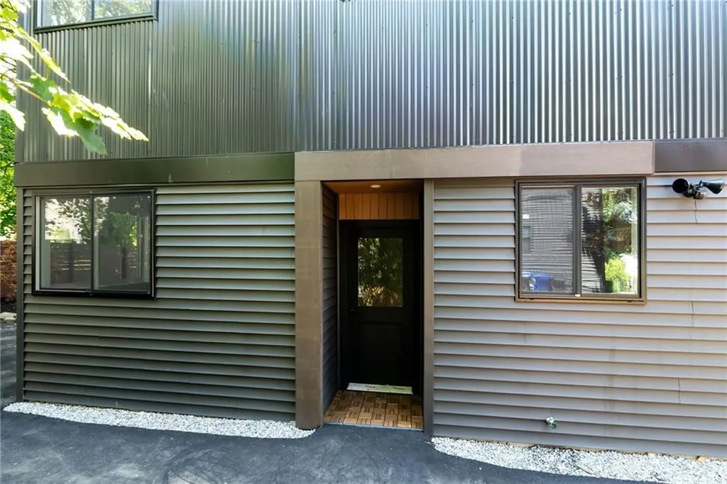 12 Daggett Court Providence RI 02906