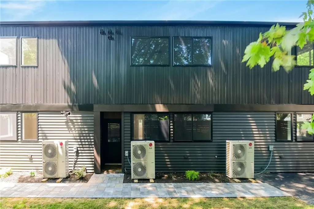 12 Daggett Court Providence RI 02906