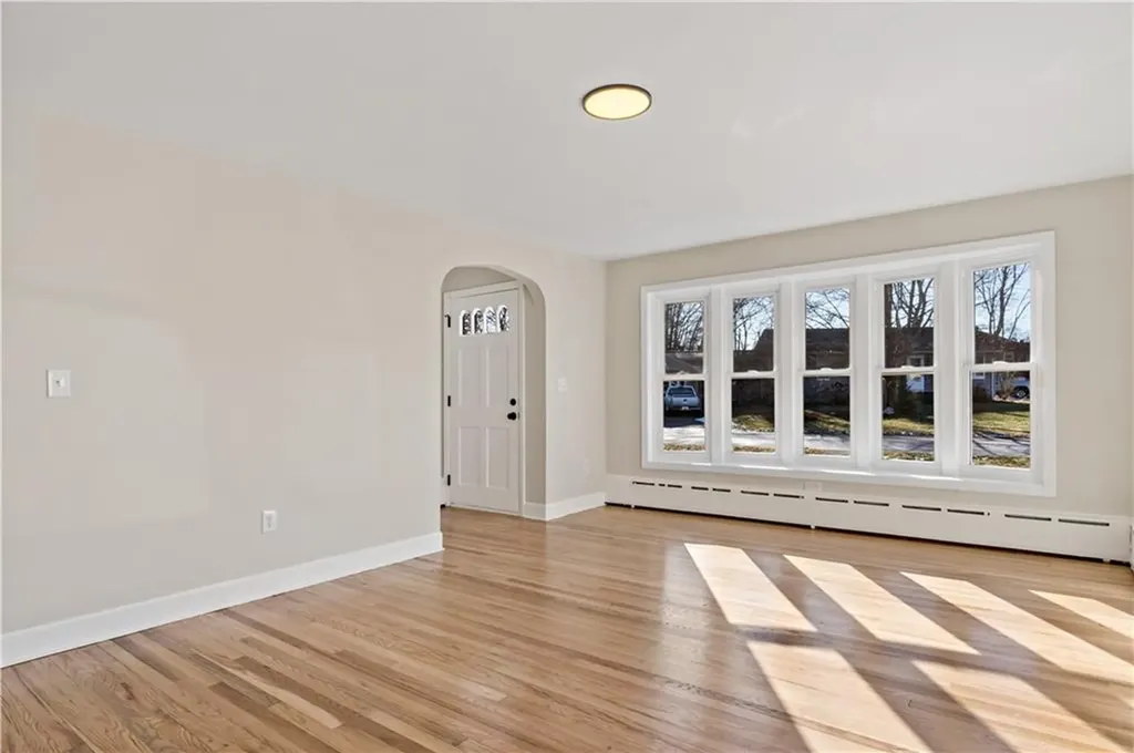 54 Doris Avenue Tiverton RI 02878