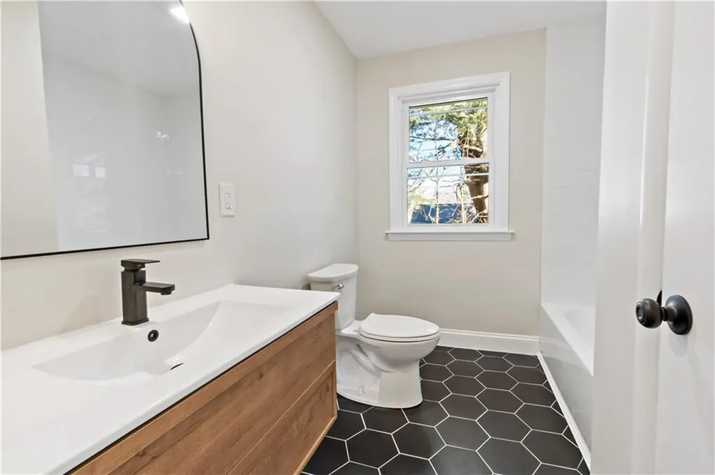 54 Doris Avenue Tiverton RI 02878