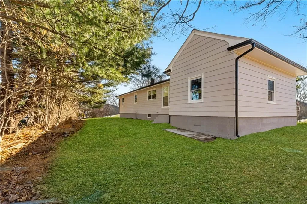 54 Doris Avenue Tiverton RI 02878