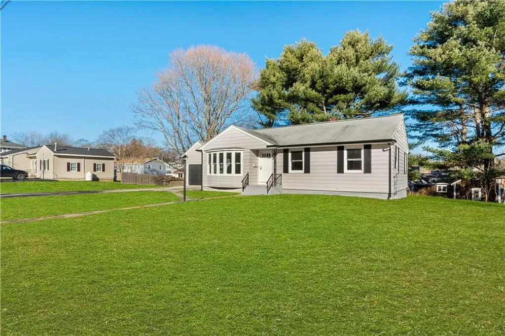 54 Doris Avenue Tiverton RI 02878