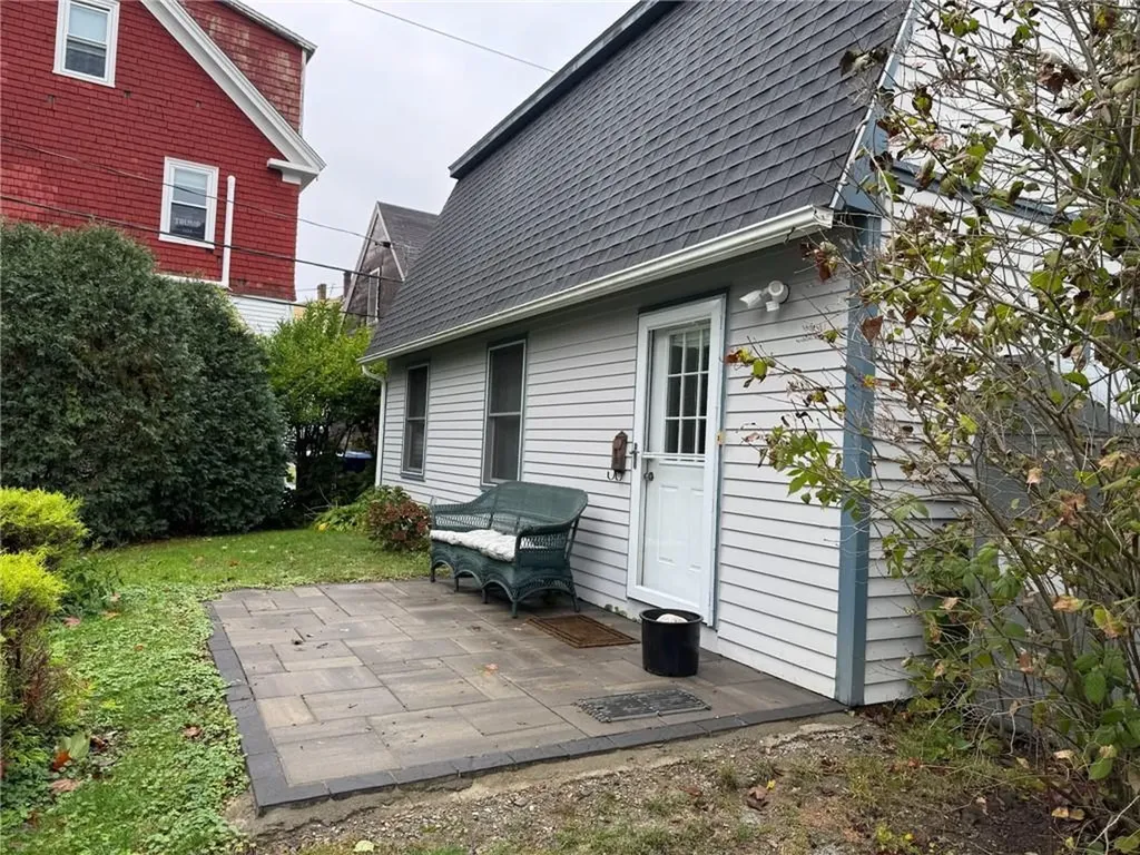 31 Powel Avenue Newport RI 02840