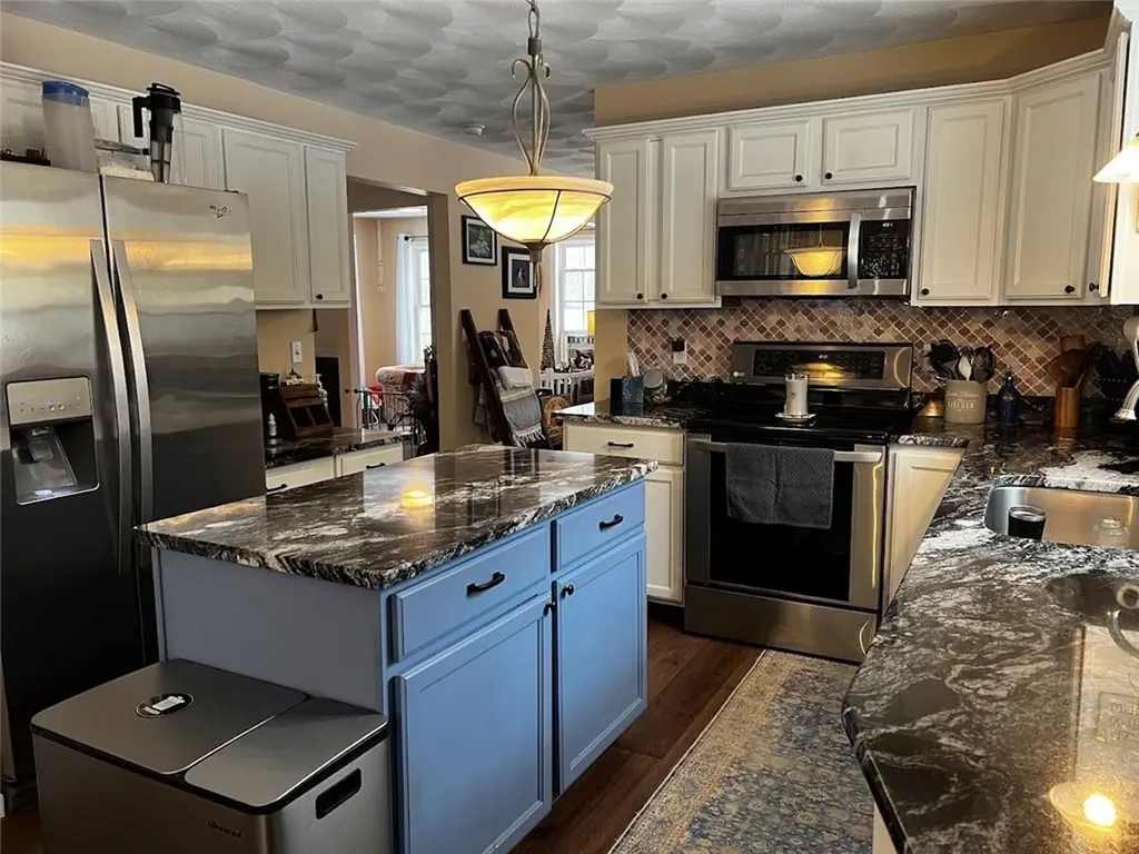 115 Regina Drive West Greenwich RI 02817