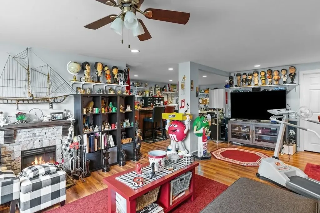 72 Hilltop Drive North Providence RI 02904