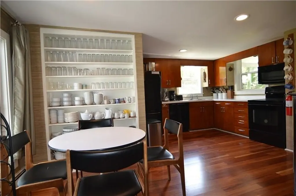 23 Avenue B Jamestown RI 02835