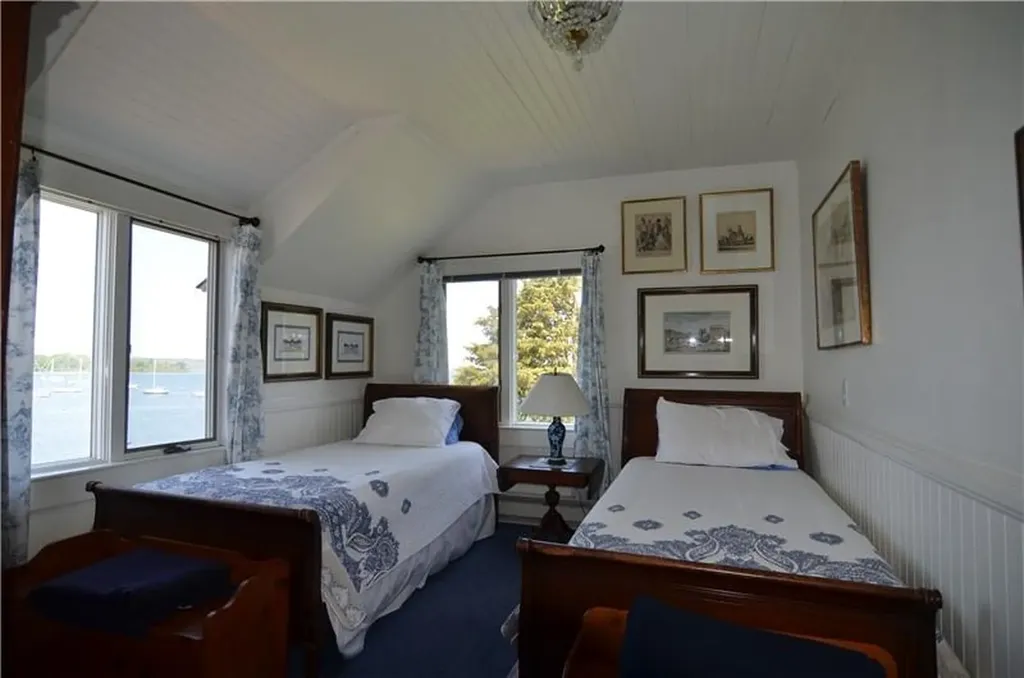 23 Avenue B Jamestown RI 02835
