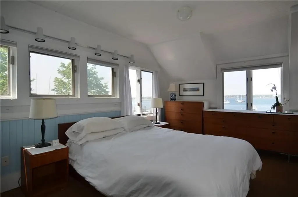 23 Avenue B Jamestown RI 02835