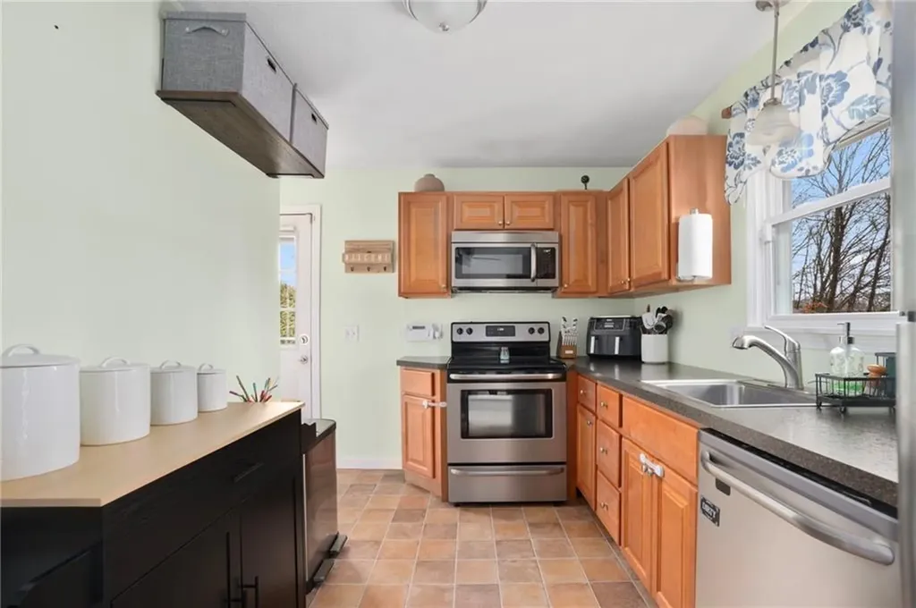 37 Washington Street North Providence RI 02904