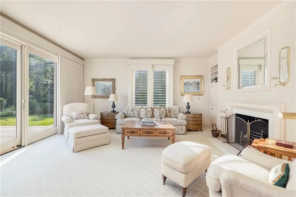 283 Ocean Avenue Newport RI 02840