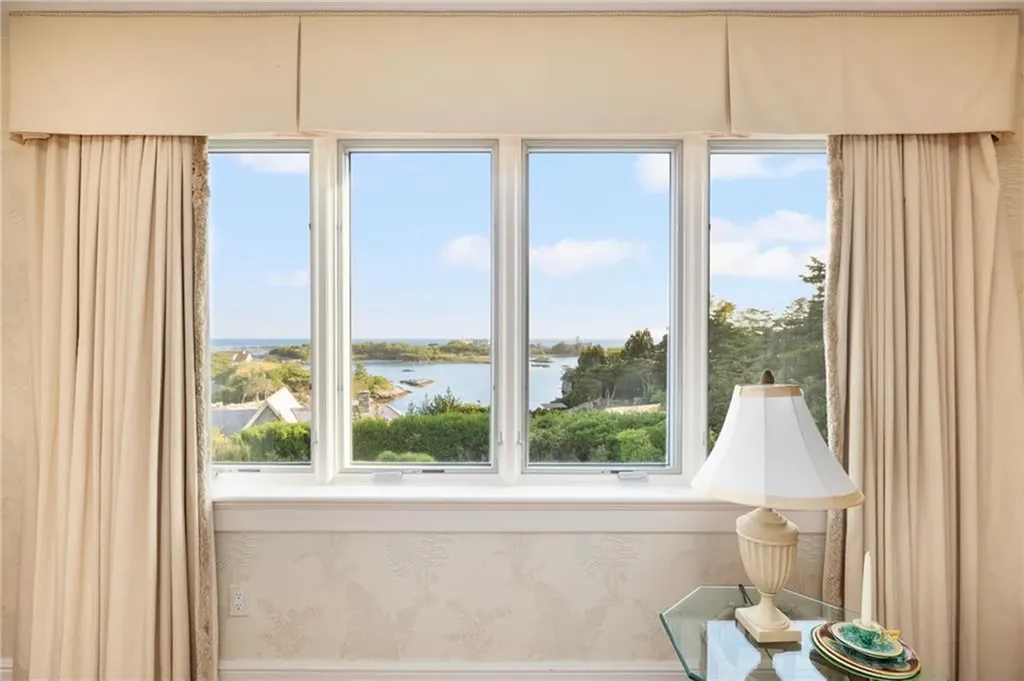 283 Ocean Avenue Newport RI 02840