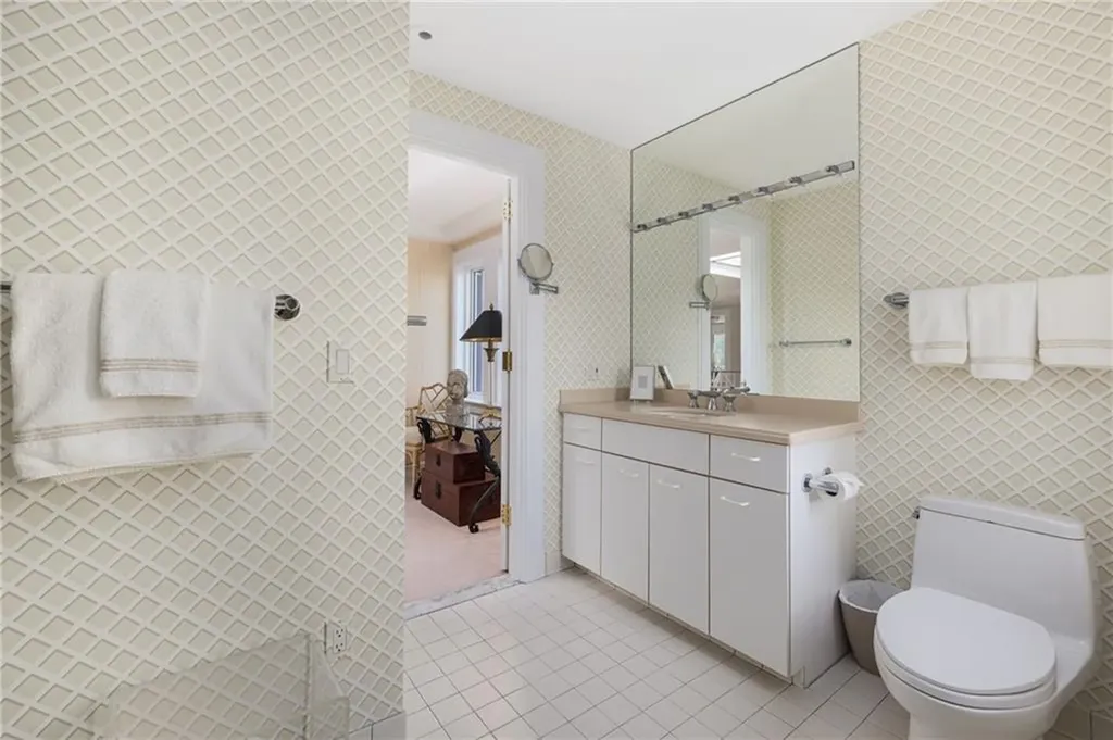 283 Ocean Avenue Newport RI 02840