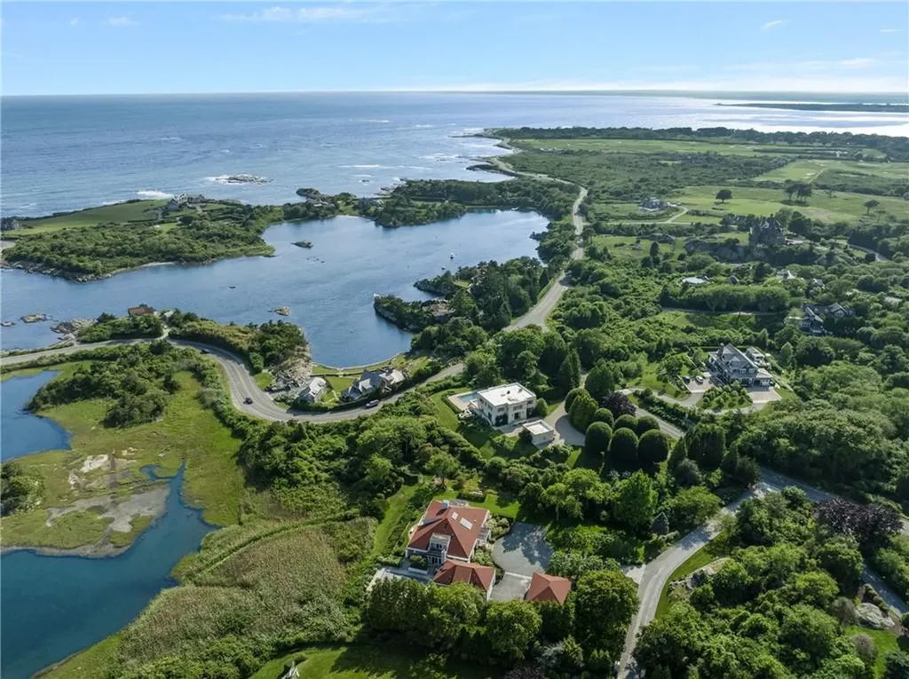 283 Ocean Avenue Newport RI 02840